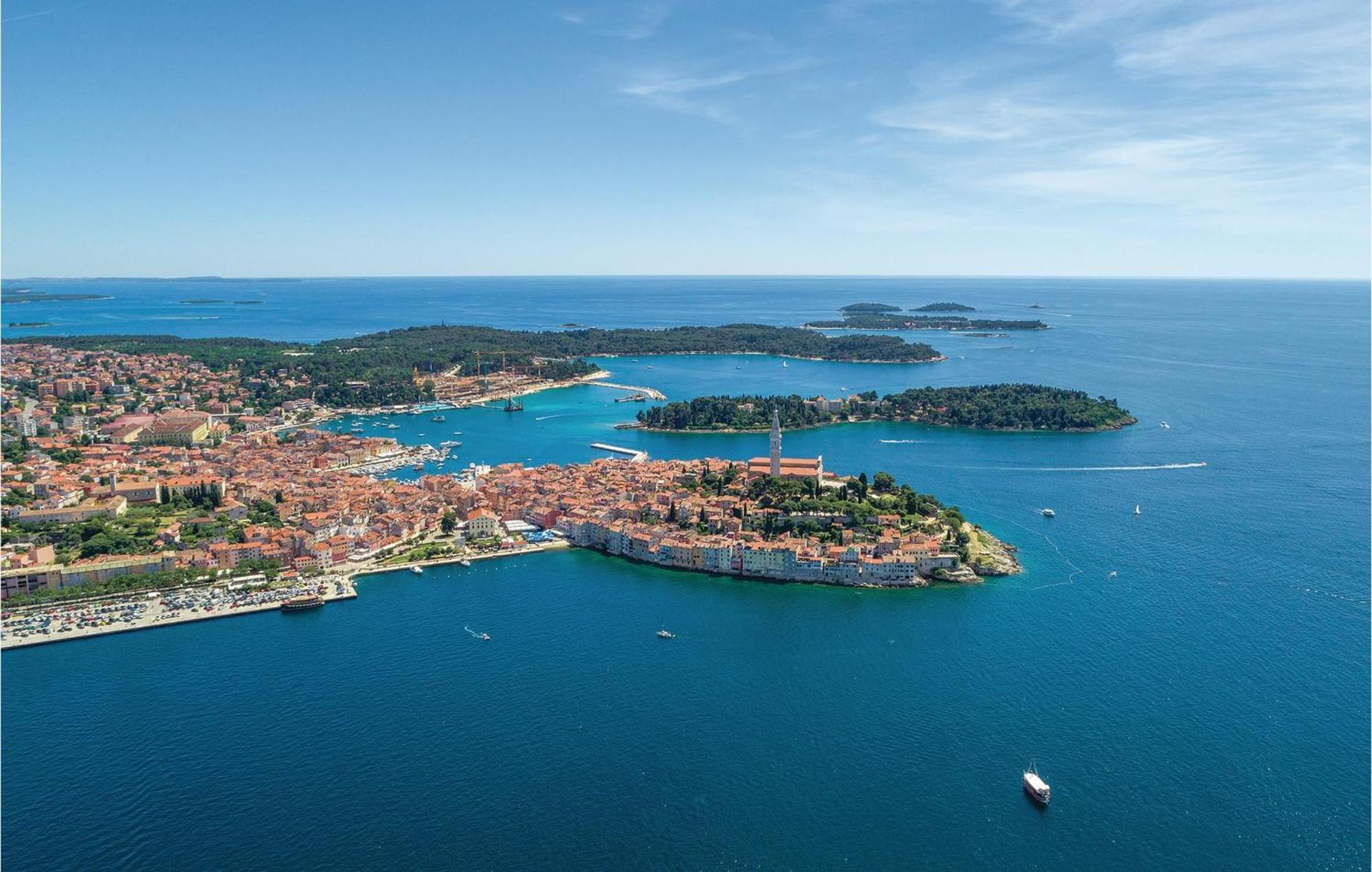 Amazing Apartment In Rovinj With Wifi Bagian luar foto